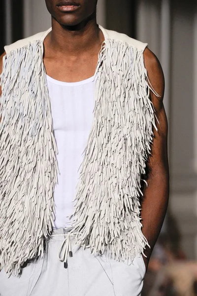 Look 11